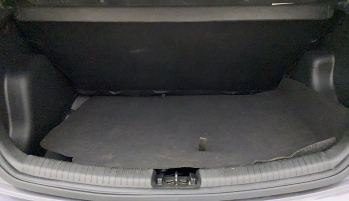 2017 Hyundai Grand i10 SPORTZ (O) AT 1.2 KAPPA VTVT, Petrol, Automatic, 40,049 km, Boot Inside