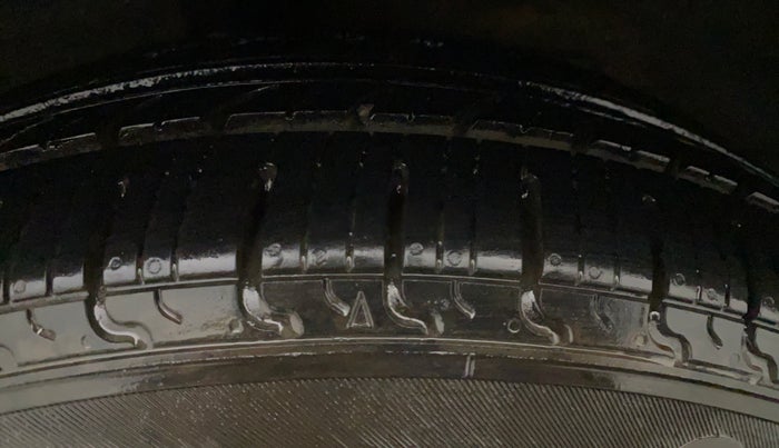 2017 Hyundai Grand i10 SPORTZ (O) AT 1.2 KAPPA VTVT, Petrol, Automatic, 40,049 km, Left Front Tyre Tread