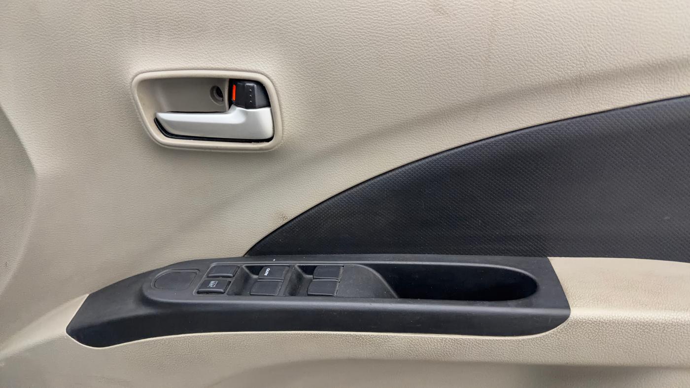 2016 Maruti Celerio VXI, Petrol, Manual, 48,887 km, Driver Side Door Panels Control