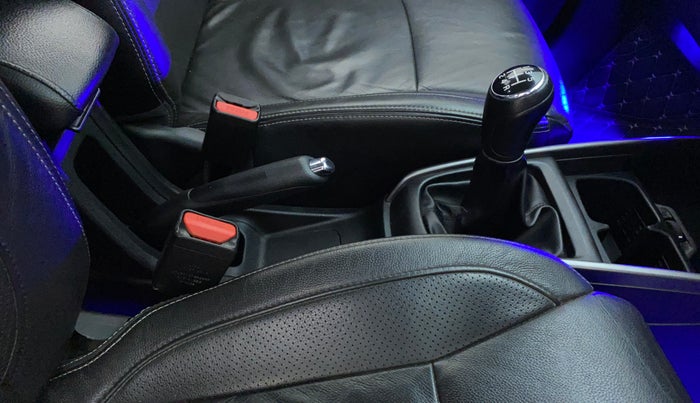 2019 Maruti XL6 ALPHA MT, Petrol, Manual, 87,369 km, Gear Lever