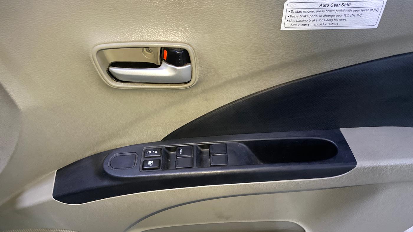 2014 Maruti Celerio VXI AMT, Petrol, Automatic, 60,712 km, Driver Side Door Panels Control