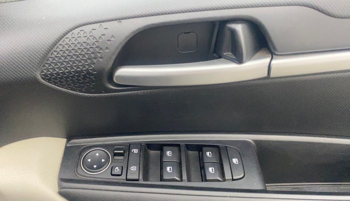 2021 KIA SONET HTX 1.5 AT, Diesel, Automatic, 65,145 km, Driver Side Door Panels Control