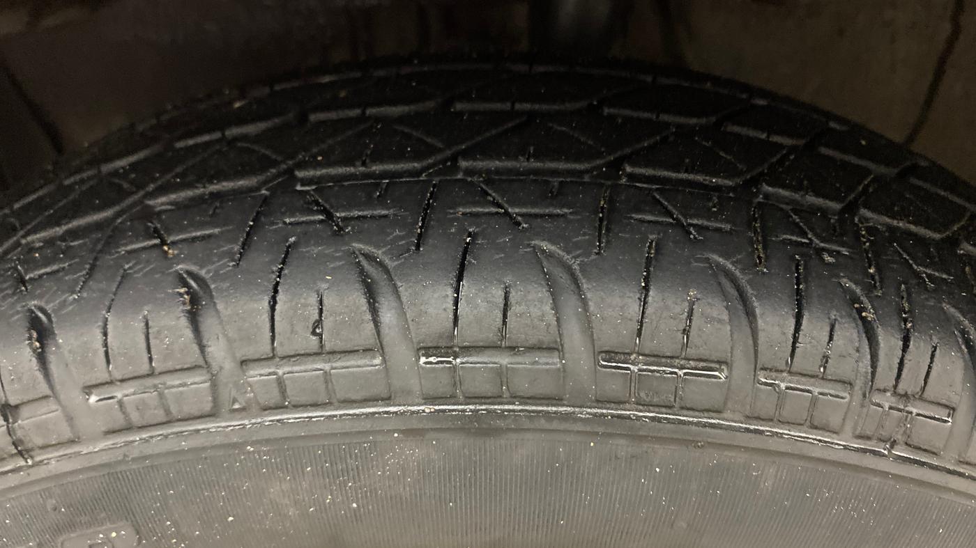 2015 Maruti Ritz VXI, Petrol, Manual, 1,00,554 km, Left Front Tyre Tread