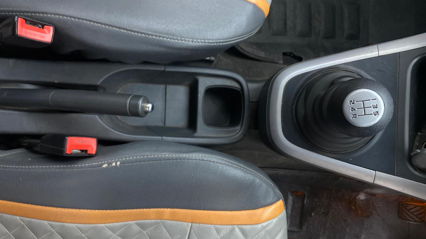 2015 Maruti Ritz VXI, Petrol, Manual, 1,00,554 km, Gear Lever