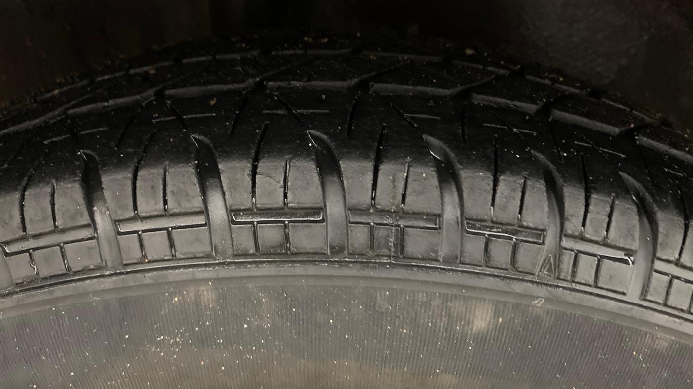 2015 Maruti Ritz VXI, Petrol, Manual, 1,00,554 km, Right Rear Tyre Tread