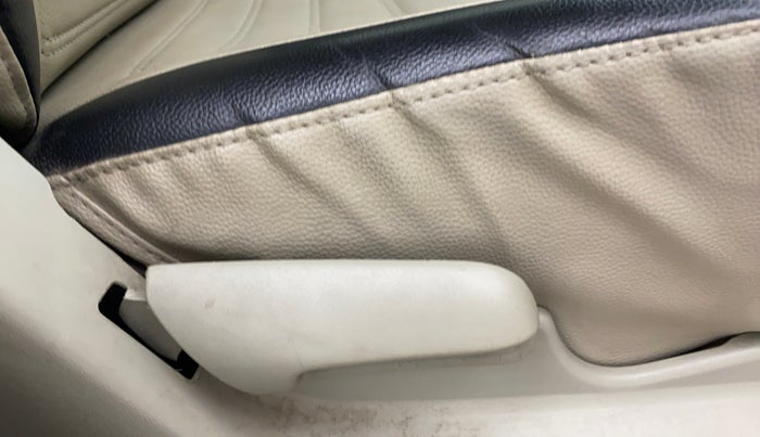 2017 Maruti Celerio VXI, Petrol, Manual, 1,02,937 km, Driver Side Adjustment Panel