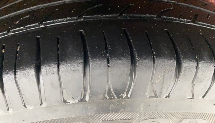 2017 Maruti Celerio VXI, Petrol, Manual, 1,02,937 km, Right Rear Tyre Tread