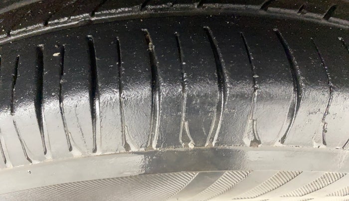2017 Maruti Celerio VXI, Petrol, Manual, 1,02,937 km, Right Front Tyre Tread