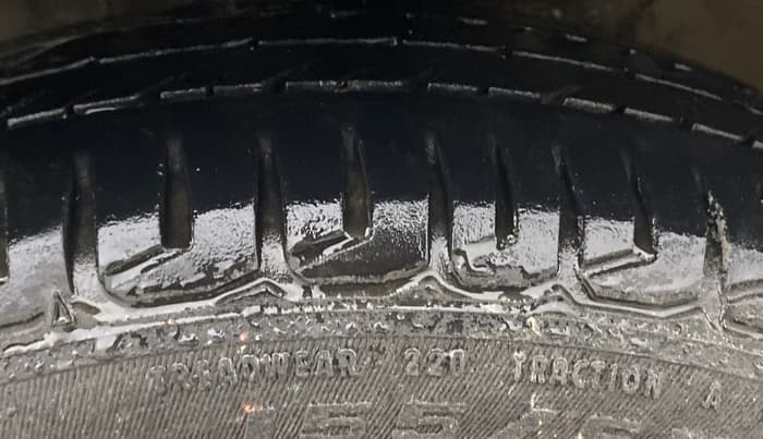 2017 Maruti Wagon R 1.0 VXI AMT, Petrol, Automatic, 1,01,283 km, Right Front Tyre Tread