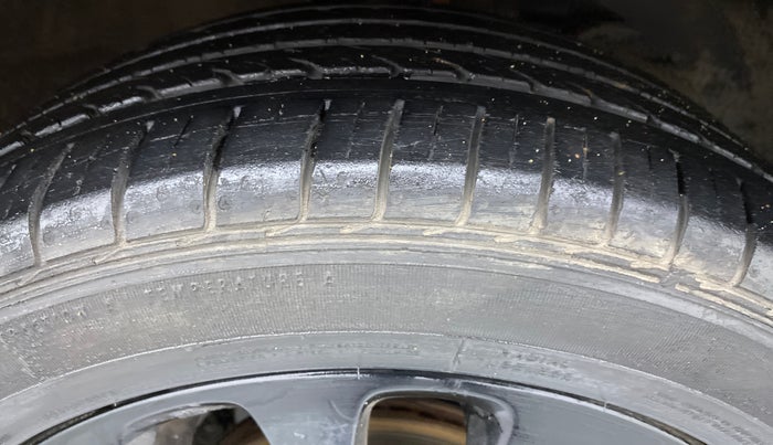 2017 Maruti Baleno ZETA 1.2 K12 AMT, Petrol, Automatic, 15,037 km, Right Front Tyre Tread
