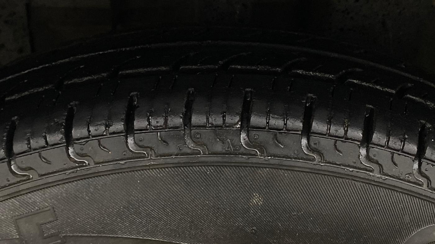 2017 Renault Kwid RXT 0.8, Petrol, Manual, 16,286 km, Left Front Tyre Tread