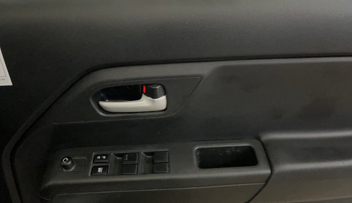 2024 Maruti New Wagon-R VXI CNG 1.0, CNG, Manual, 34,135 km, Driver Side Door Panels Control