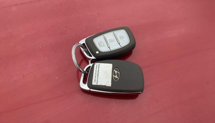 2017 Hyundai Elite i20 ASTA 1.2 (O), Petrol, Manual, 31,399 km, Key Close Up