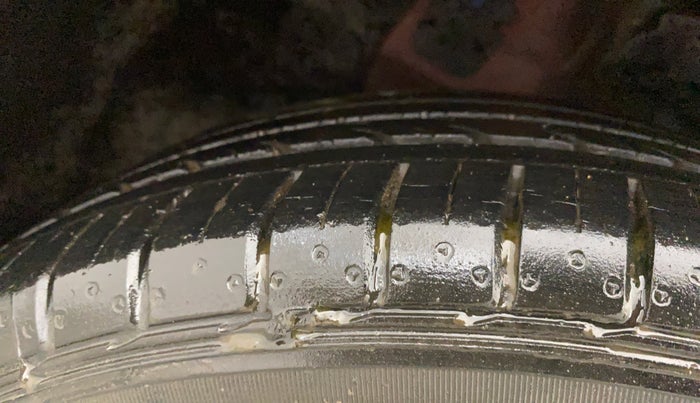 2017 Hyundai Elite i20 ASTA 1.2 (O), Petrol, Manual, 31,399 km, Left Front Tyre Tread