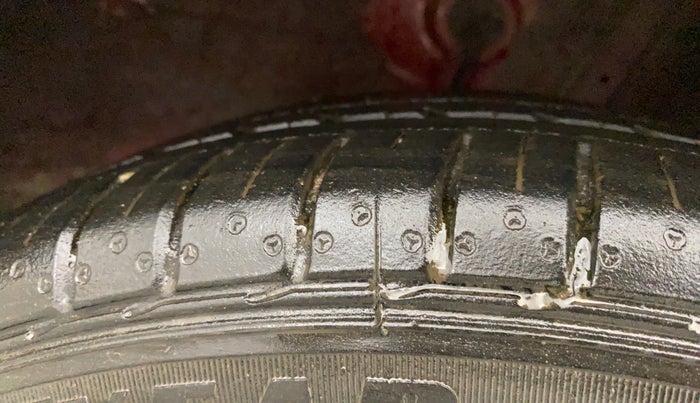 2017 Hyundai Elite i20 ASTA 1.2 (O), Petrol, Manual, 31,399 km, Left Rear Tyre Tread