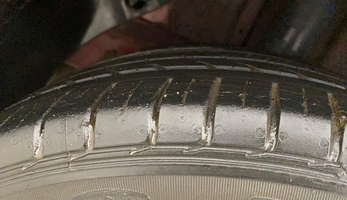 2017 Hyundai Elite i20 ASTA 1.2 (O), Petrol, Manual, 31,399 km, Right Rear Tyre Tread