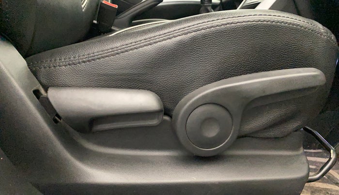 2021 Maruti S Cross ZETA 1.5, Petrol, Manual, 53,893 km, Driver Side Adjustment Panel