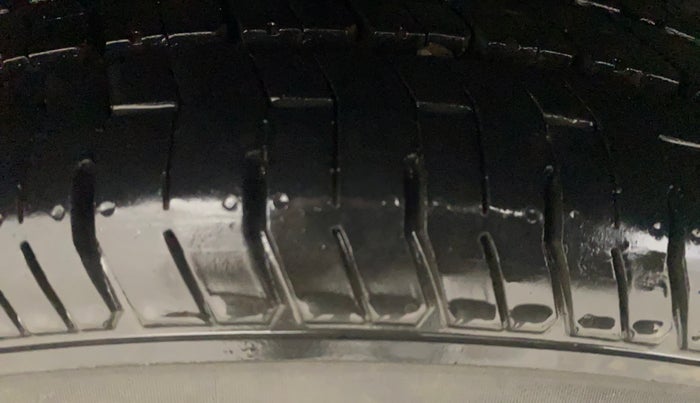 2016 Nissan Sunny XL, Petrol, Manual, 65,869 km, Right Rear Tyre Tread