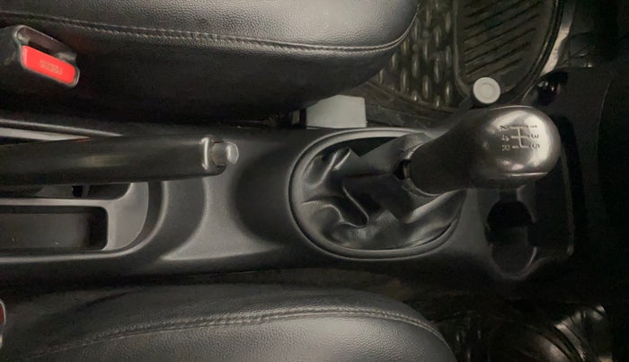 2016 Nissan Sunny XL, Petrol, Manual, 65,869 km, Gear Lever