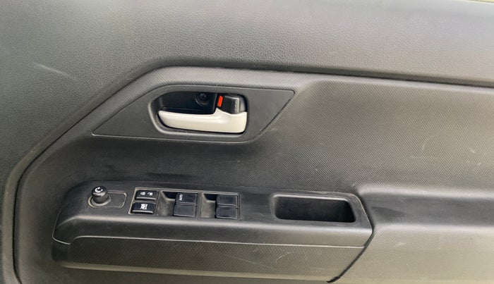2022 Maruti New Wagon-R ZXI 1.2 AMT, Petrol, Automatic, 25,534 km, Driver Side Door Panels Control