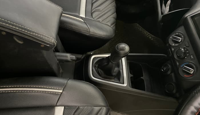 2023 Maruti Swift LXI, Petrol, Manual, 37,663 km, Gear Lever