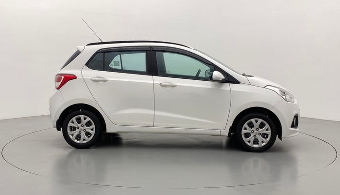 2016 Hyundai Grand i10 SPORTZ 1.2 KAPPA VTVT, Petrol, Manual, 8,768 km, Right Side View