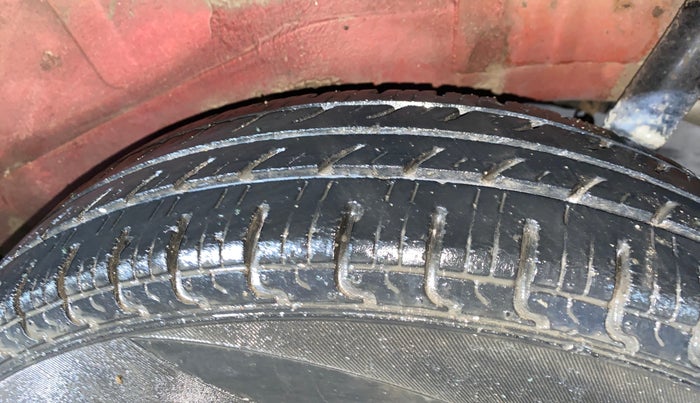 2012 Maruti Wagon R 1.0 LXI, Petrol, Manual, 66,178 km, Left Rear Tyre Tread