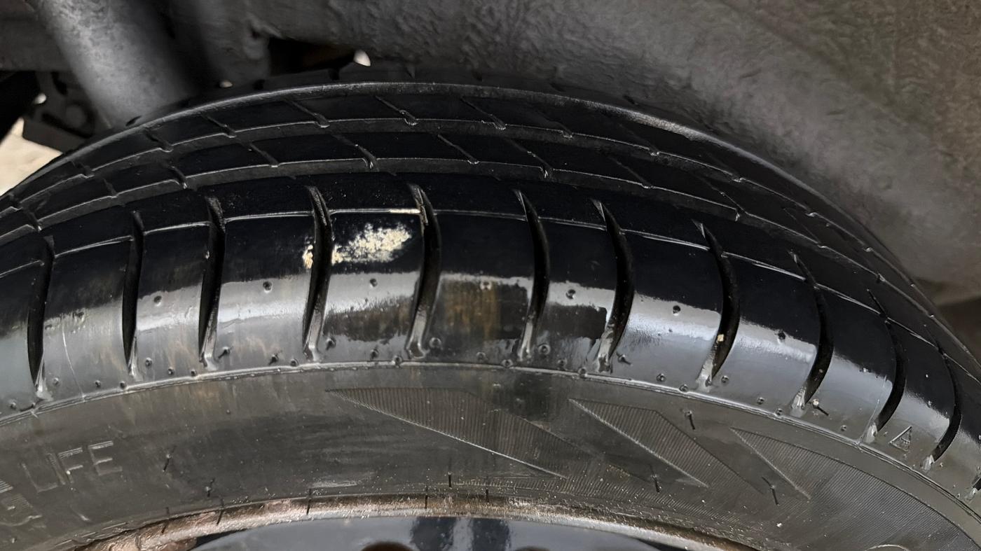 2014 Maruti Wagon R 1.0 VXI, Petrol, Manual, 26,237 km, Right Rear Tyre Tread