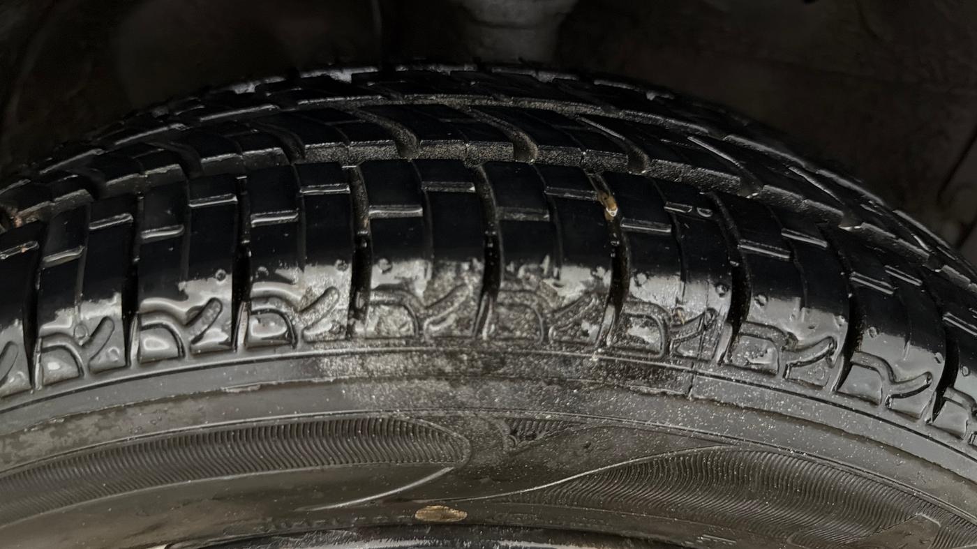 2014 Maruti Wagon R 1.0 VXI, Petrol, Manual, 26,237 km, Right Front Tyre Tread