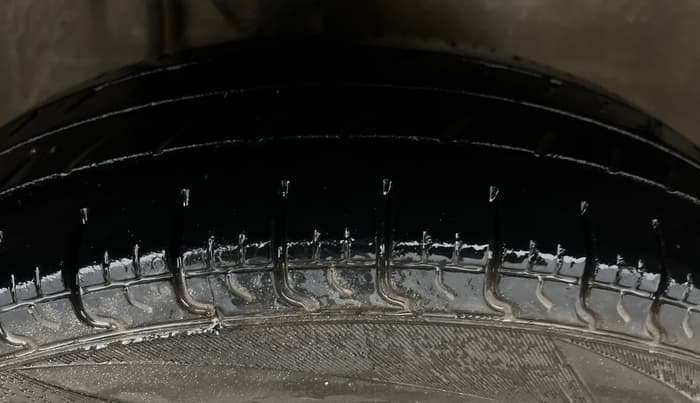 2016 Maruti Alto 800 LXI, Petrol, Manual, 43,019 km, Right Front Tyre Tread