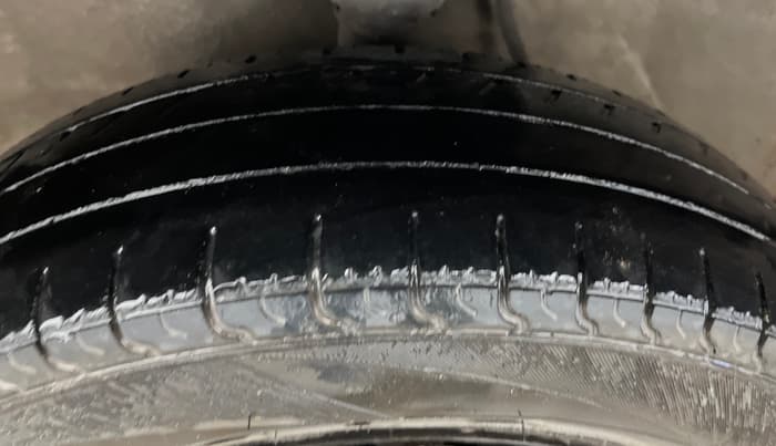 2016 Maruti Alto 800 LXI, Petrol, Manual, 43,019 km, Left Front Tyre Tread