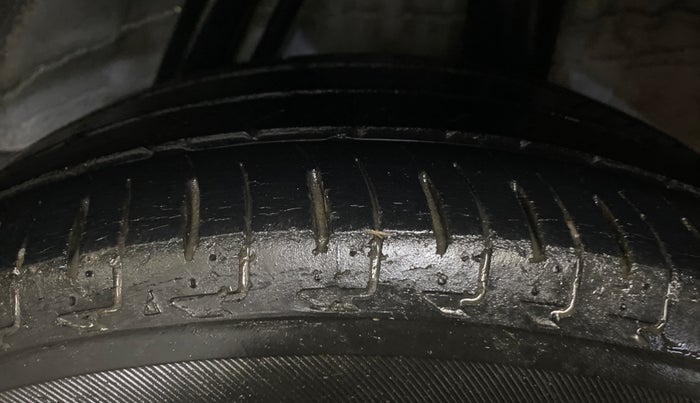 2021 Honda City 1.5L I-VTEC VX CVT, Petrol, Automatic, 1,03,513 km, Left Rear Tyre Tread