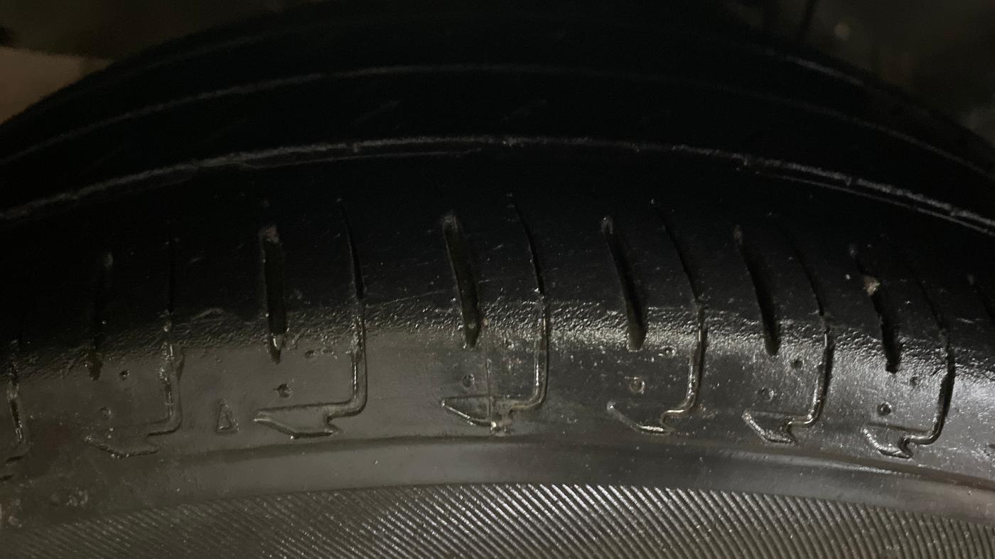 2021 Honda City 1.5L I-VTEC VX CVT, Petrol, Automatic, 1,03,513 km, Left Front Tyre Tread