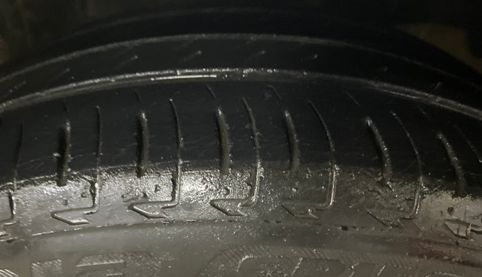 2021 Honda City 1.5L I-VTEC VX CVT, Petrol, Automatic, 1,03,513 km, Right Front Tyre Tread