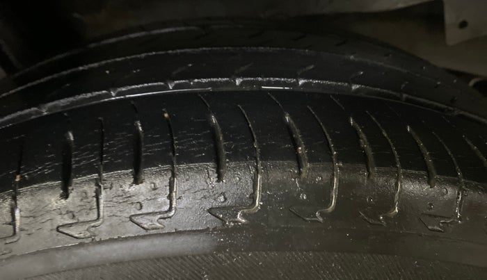 2021 Honda City 1.5L I-VTEC VX CVT, Petrol, Automatic, 1,03,513 km, Right Rear Tyre Tread