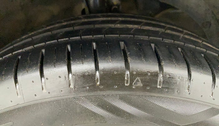 2015 Maruti Baleno ALPHA PETROL 1.2, Petrol, Manual, 14,347 km, Right Front Tyre Tread