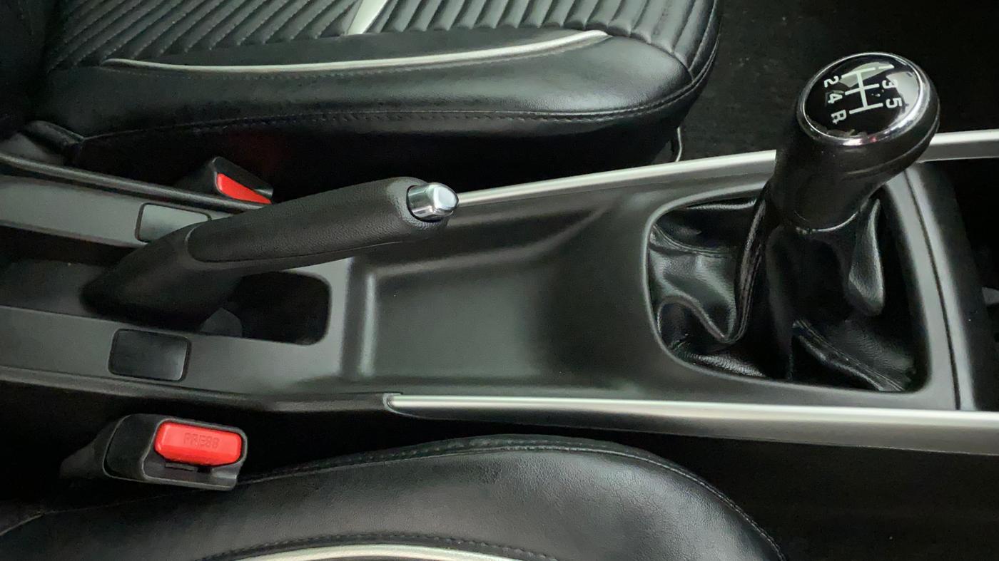 2015 Maruti Baleno ALPHA PETROL 1.2, Petrol, Manual, 14,347 km, Gear Lever