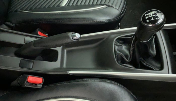 2015 Maruti Baleno ALPHA PETROL 1.2, Petrol, Manual, 14,347 km, Gear Lever