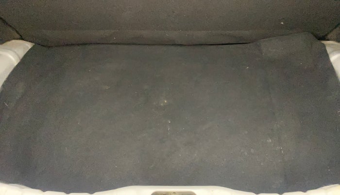 2014 Hyundai Eon ERA +, Petrol, Manual, 47,036 km, Boot Inside