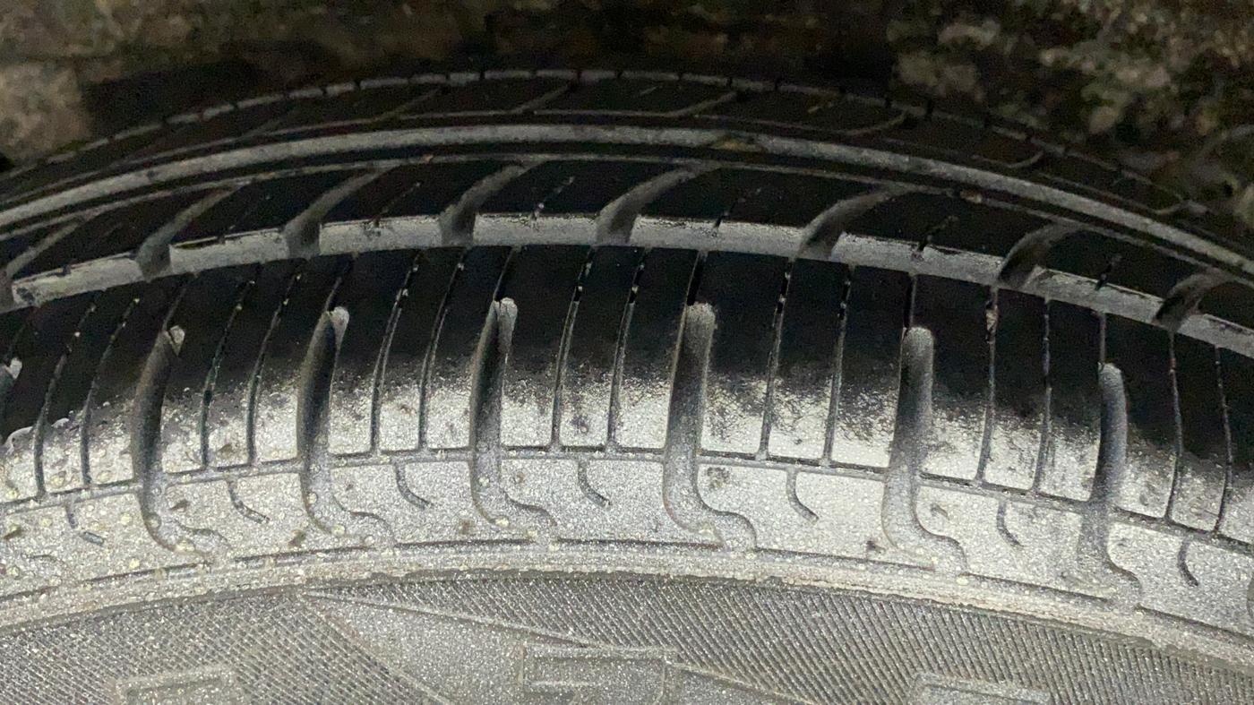 2010 Hyundai i10 SPORTZ 1.2, Petrol, Manual, 74,002 km, Right Rear Tyre Tread