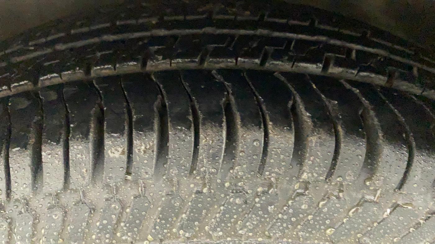 2010 Hyundai i10 SPORTZ 1.2, Petrol, Manual, 74,002 km, Left Front Tyre Tread