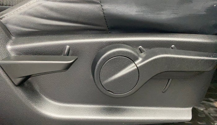2021 Mahindra Thar LX HT PETROL 4WD MT, Petrol, Manual, 34,101 km, Driver Side Adjustment Panel
