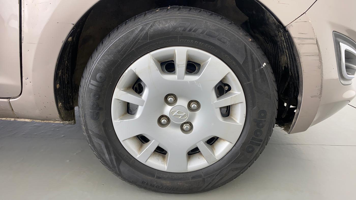2014 Hyundai i20 MAGNA O 1.2, Petrol, Manual, 53,483 km, Right Front Wheel
