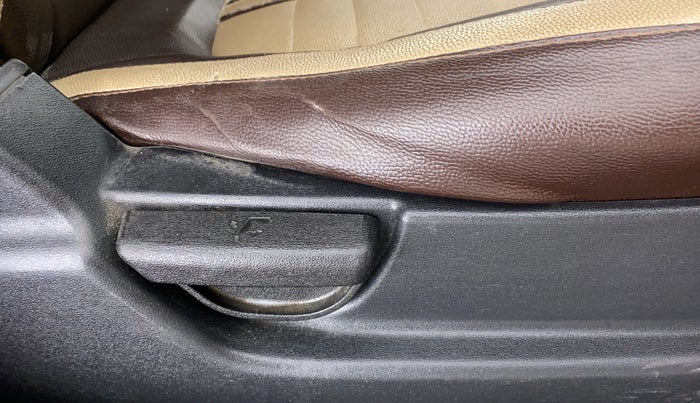 2014 Hyundai i20 MAGNA O 1.2, Petrol, Manual, 53,483 km, Driver Side Adjustment Panel