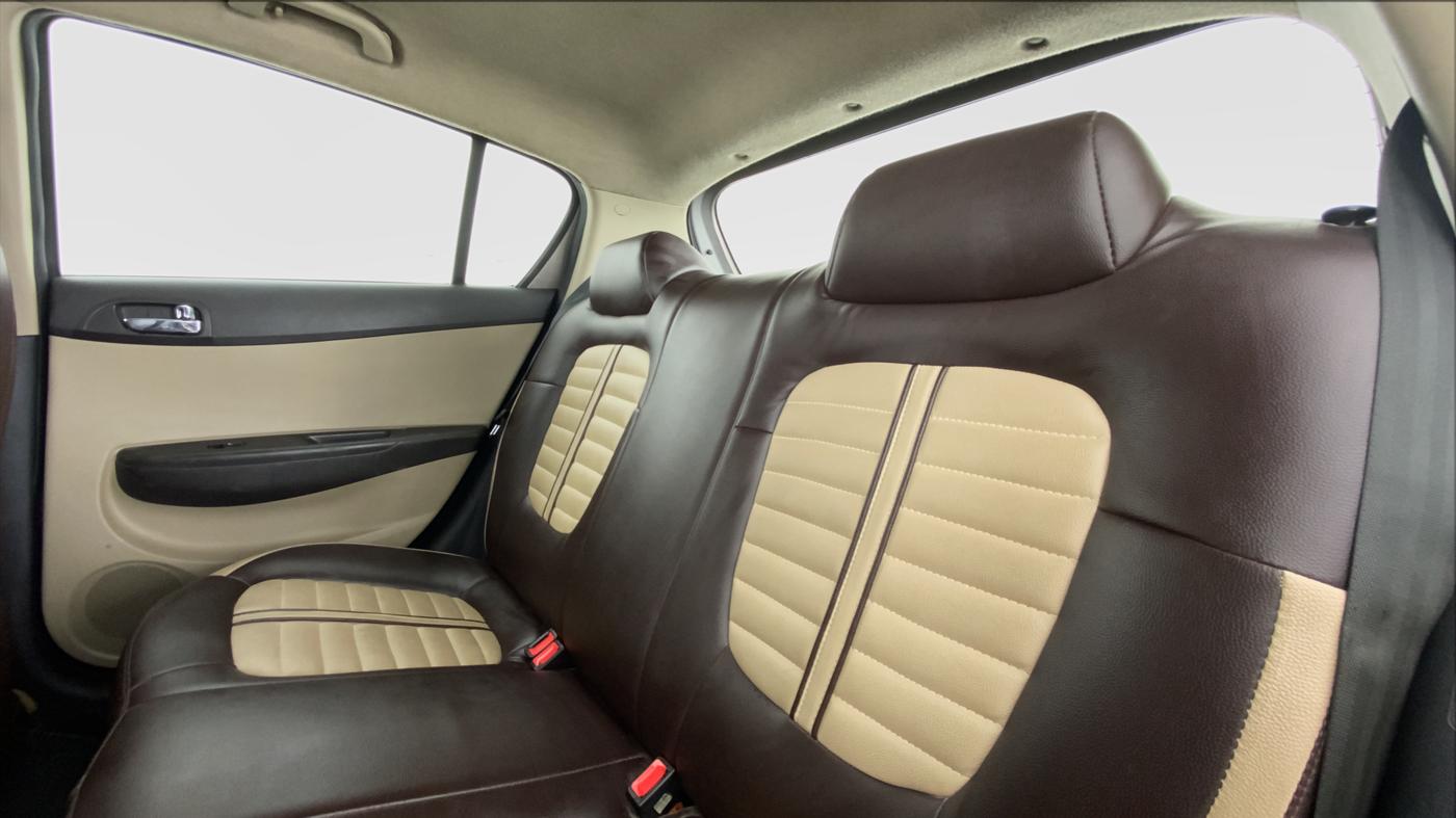 2014 Hyundai i20 MAGNA O 1.2, Petrol, Manual, 53,483 km, Right Side Rear Door Cabin