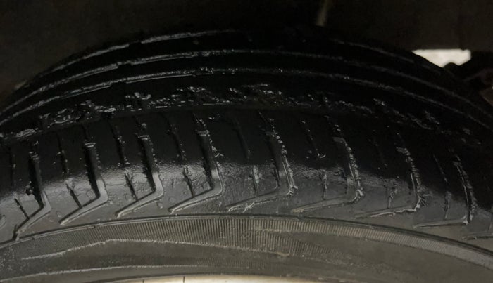 2017 Renault Kwid RXL 1.0 AMT, Petrol, Automatic, 65,316 km, Left Rear Tyre Tread