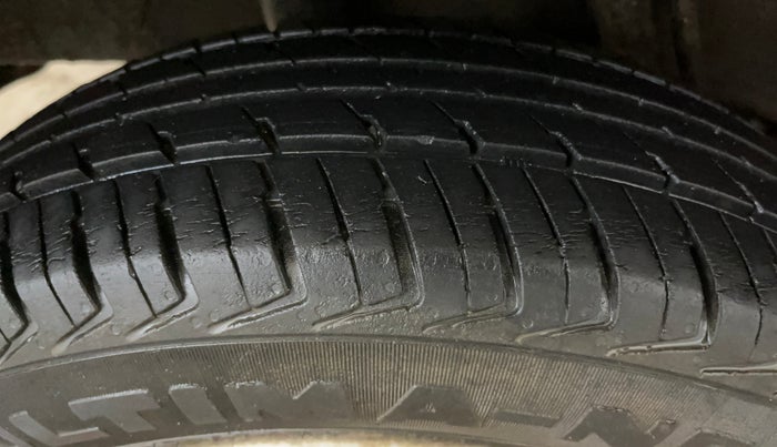 2017 Renault Kwid RXL 1.0 AMT, Petrol, Automatic, 65,316 km, Right Rear Tyre Tread
