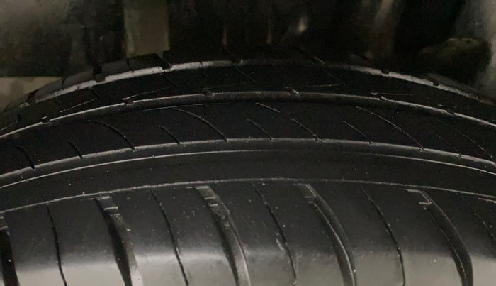 2023 Maruti Swift VXI, Petrol, Manual, 22,563 km, Left Rear Tyre Tread