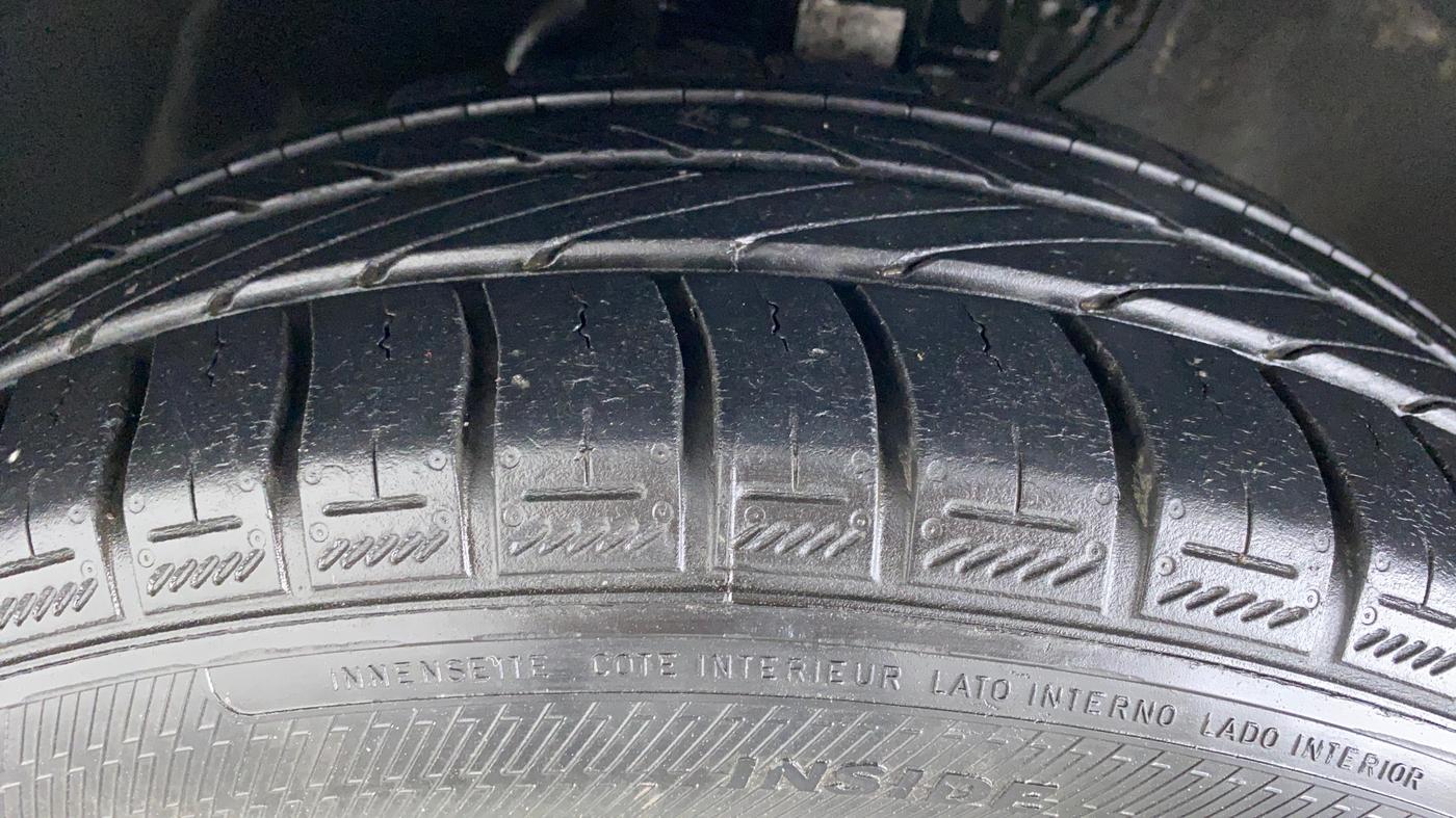 2017 Volkswagen Ameo HIGHLINE PLUS DSG 1.5, Diesel, Automatic, 42,382 km, Left Front Tyre Tread