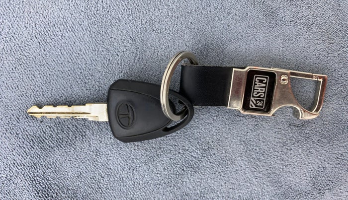 2015 Tata Nano TWIST XTA, Petrol, Automatic, 22,704 km, Key Close Up